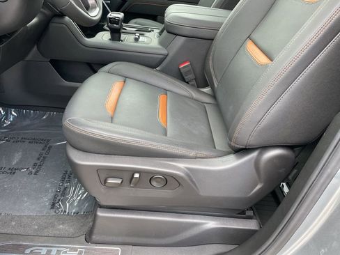 Used 2025 GMC Sierra 1500 AT4 w/ AT4 Premium Package image 9