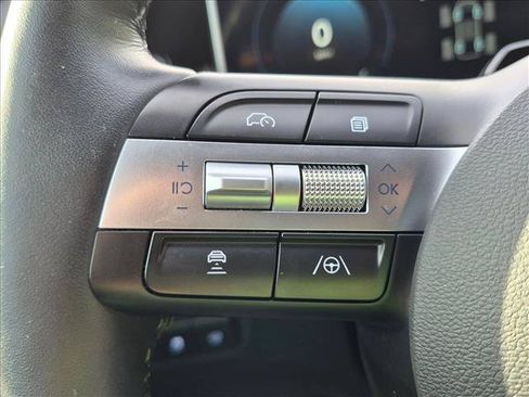 Used 2025 Hyundai Santa Cruz Limited AWD/4WD image 12