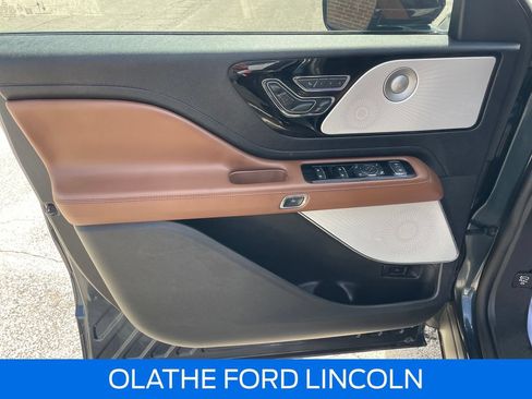 Certified 2022 Lincoln Aviator Reserve w/ Equipment Group 201A AWD/4WD image 21