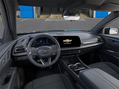 New 2026 Chevrolet Traverse LT w/ Sun and Wheel Package image 15