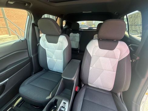 Used 2026 Chevrolet Trax RS w/ Sunroof Package FWD image 23