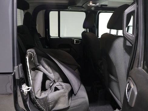 Used 2023 Jeep Gladiator Sport image 19