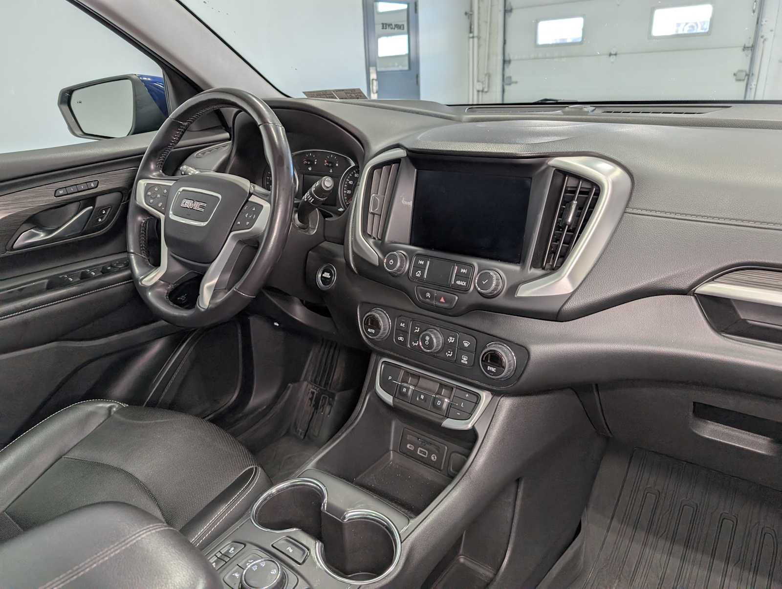 Used 2022 GMC Terrain SLT w/ Tech Package AWD/4WD image 42