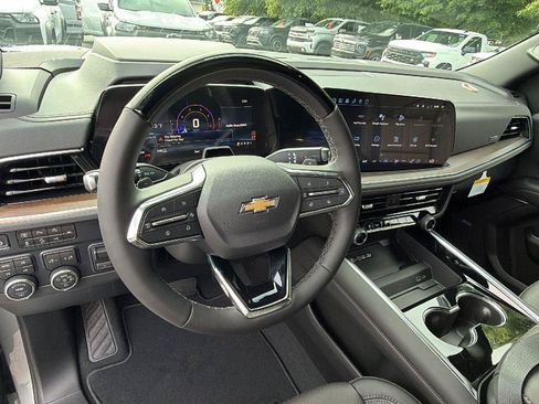 New 2026 Chevrolet Suburban High Country AWD/4WD image 25