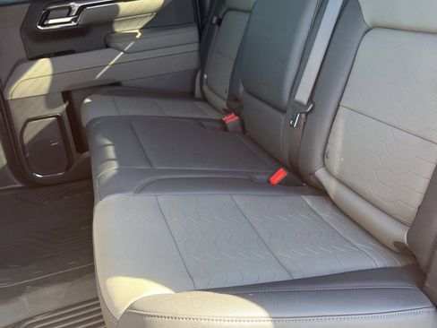 Used 2025 Chevrolet Silverado 1500 ZR2 image 14