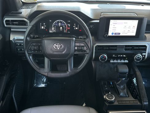 Used 2025 Toyota Tacoma SR5 AWD/4WD image 13