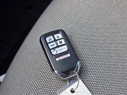Certified 2018 Honda Clarity Plug-In Hybrid image 33