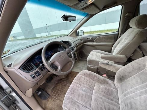 Used 2002 Toyota Sienna LE image 33