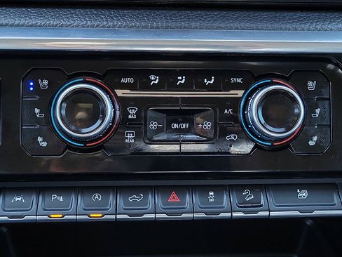 Used 2024 GMC Sierra 1500 Denali w/ Denali Reserve Package image 15