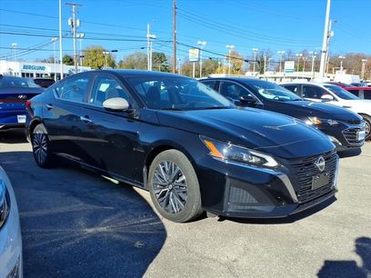 Used 2024 Nissan Altima 2.5 SV