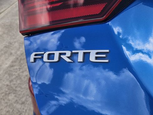 Used 2024 Kia Forte GT-Line w/ GT-Line Premium Package FWD image 11