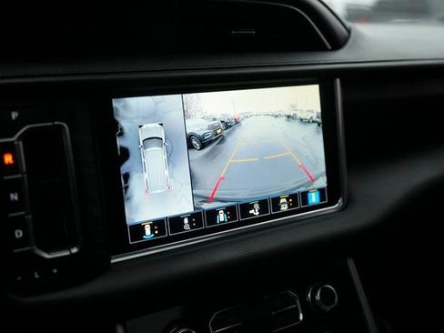 Used 2021 GMC Yukon Denali w/ Denali Premium Package image 29