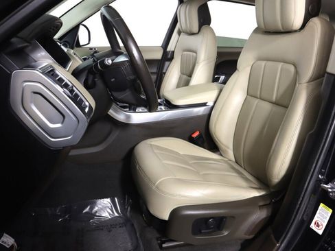 Used 2020 Land Rover Range Rover Sport SE image 29