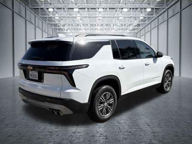 Used 2025 Chevrolet Traverse LT AWD/4WD image 3