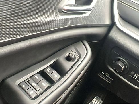 Used 2024 Jeep Grand Cherokee L Laredo image 34