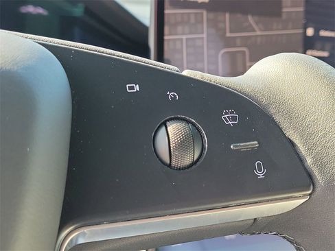 Used 2023 Tesla Model X image 38