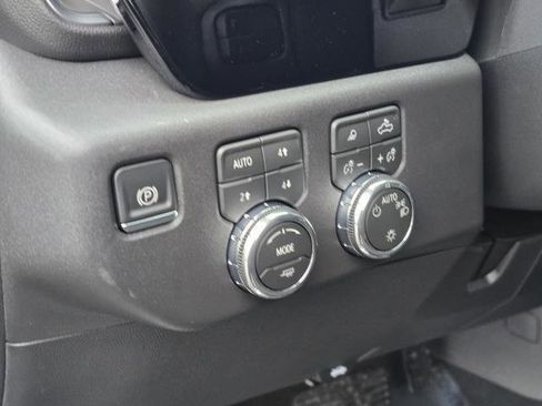 New 2026 GMC Sierra 1500 SLE AWD/4WD image 17