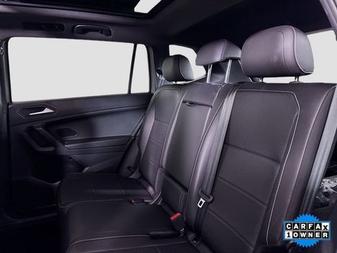 Used 2021 Volkswagen Tiguan SE R-Line image 24
