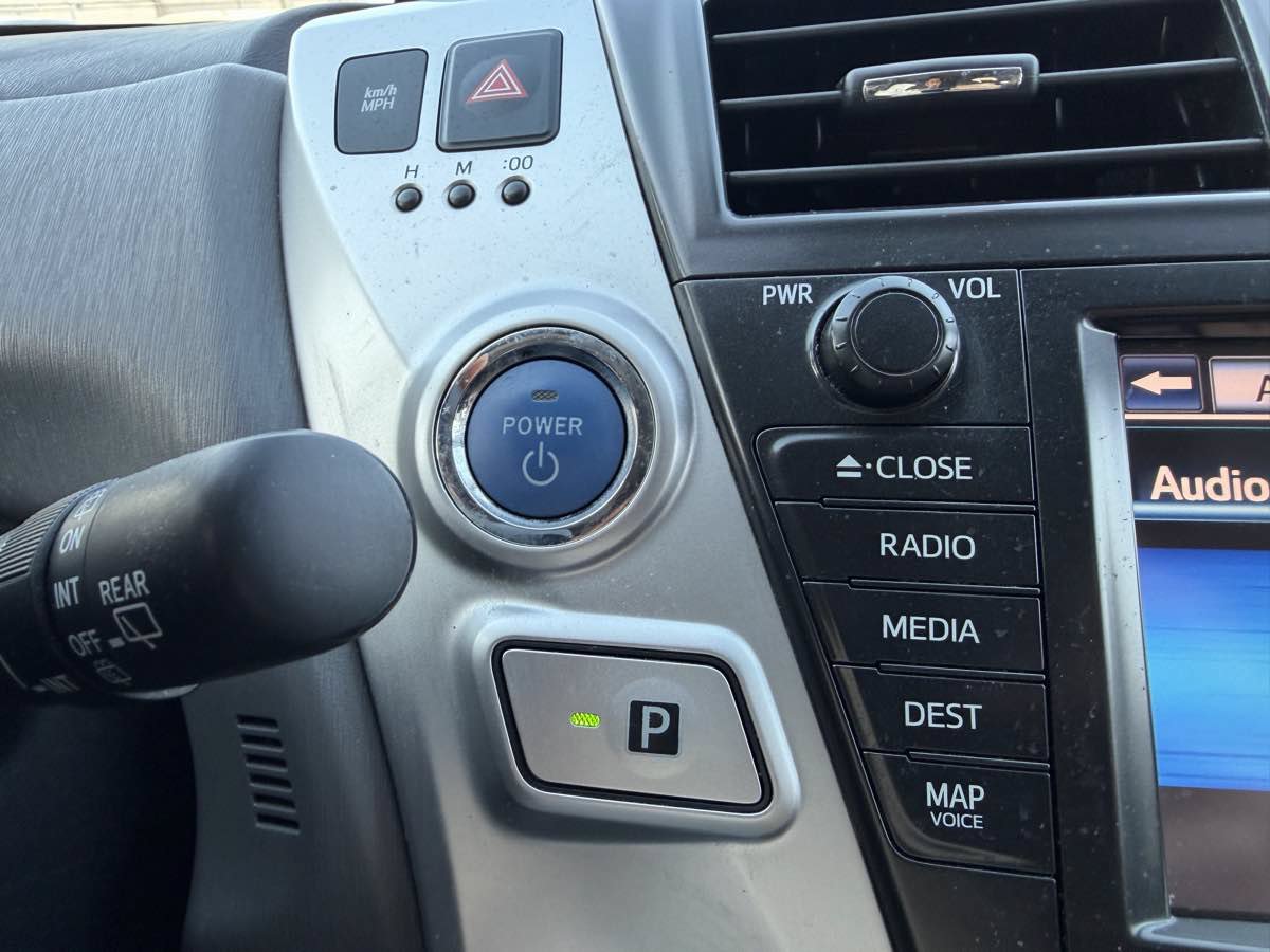 Used 2012 Toyota Prius V Five FWD image 19