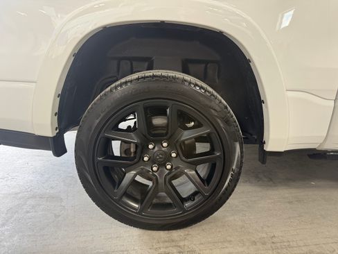 Used 2025 RAM 1500 Laramie w/ Night Edition AWD/4WD image 5