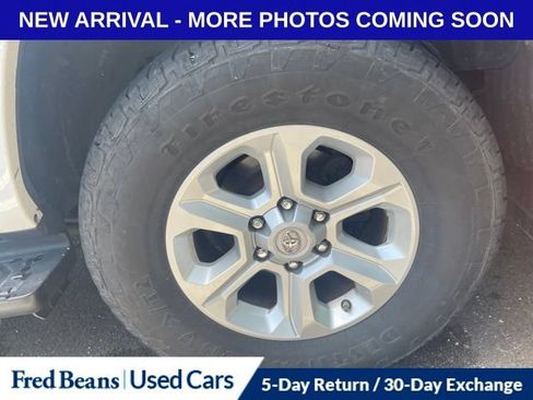 Used 2016 Toyota 4Runner SR5 AWD/4WD image 13