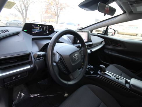Used 2023 Toyota Prius LE image 22