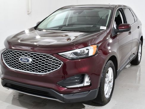 Used 2024 Ford Edge SEL w/ Convenience Package image 2