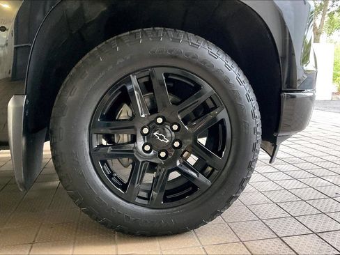 Used 2024 Chevrolet Silverado 1500 RST w/ Convenience Package II AWD/4WD image 34