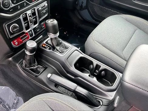 Used 2024 Jeep Wrangler Willys image 17