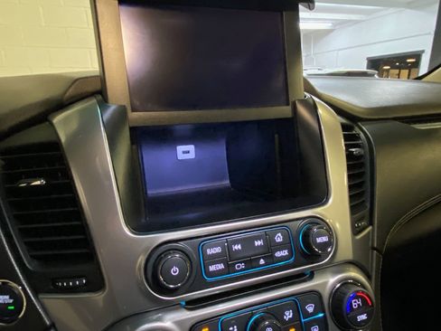 Used 2017 Chevrolet Suburban Premier image 28