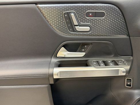 Used 2026 Mercedes-Benz GLB 250 image 24