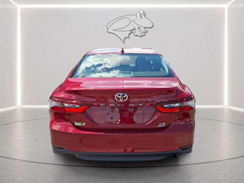 Used 2021 Toyota Camry LE w/ Carpet Mat Package (TMS) AWD/4WD image 4