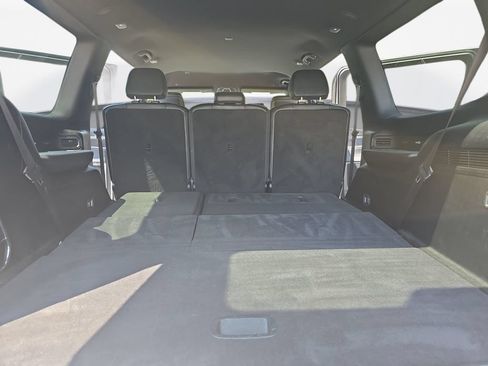 Certified 2025 Jeep Wagoneer Series II w/ 8-Passenger Seating Package AWD/4WD image 13