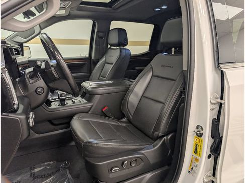 Used 2022 GMC Sierra 1500 Denali w/ Denali Reserve Package AWD/4WD image 8