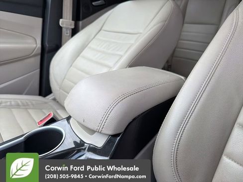 Used 2016 Ford Escape Titanium w/ Equipment Group 301A AWD/4WD image 21