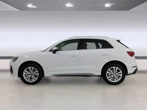 Used 2025 Audi Q3 2.0T Premium w/ Convenience Package AWD/4WD image 2