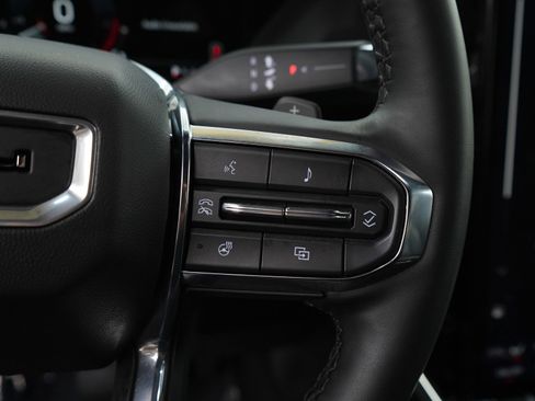 Used 2025 GMC Yukon XL Denali AWD/4WD image 22