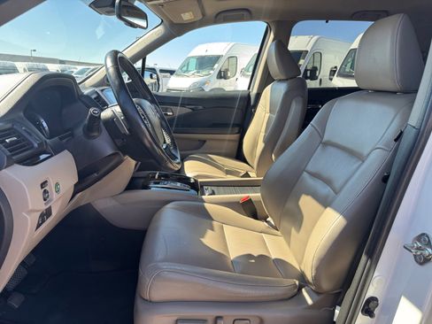Used 2017 Honda Pilot Touring image 9