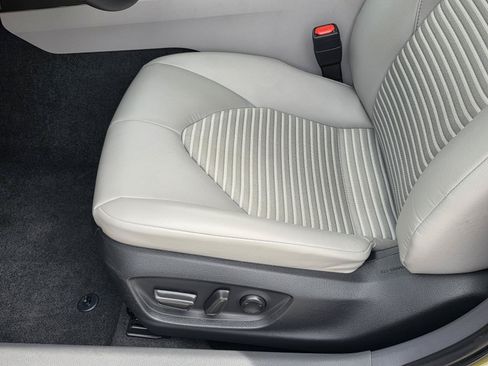 Used 2023 Toyota Camry SE w/ Audio Upgrade Package FWD image 13