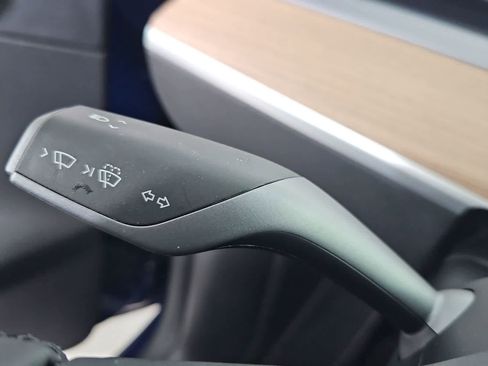 Used 2022 Tesla Model Y Long Range image 27