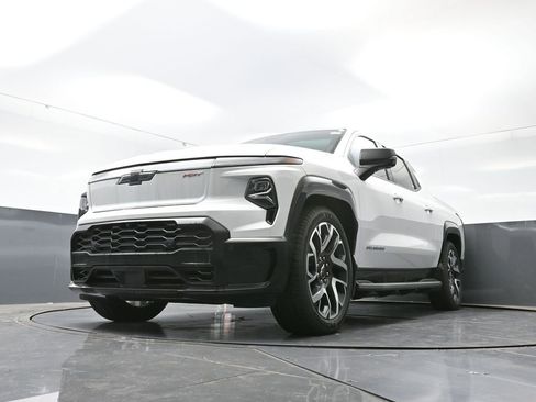 New 2025 Chevrolet Silverado EV RST image 45