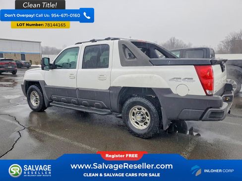 Used 2003 Chevrolet Avalanche 2500 w/ Driver Convenience Package image 3