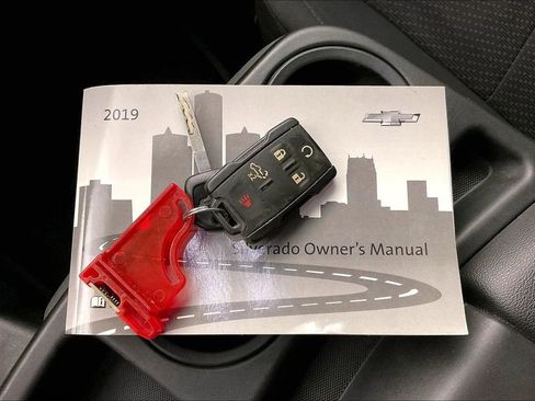 Used 2019 Chevrolet Silverado 1500 Custom Trail Boss w/ Custom Convenience Package AWD/4WD image 13