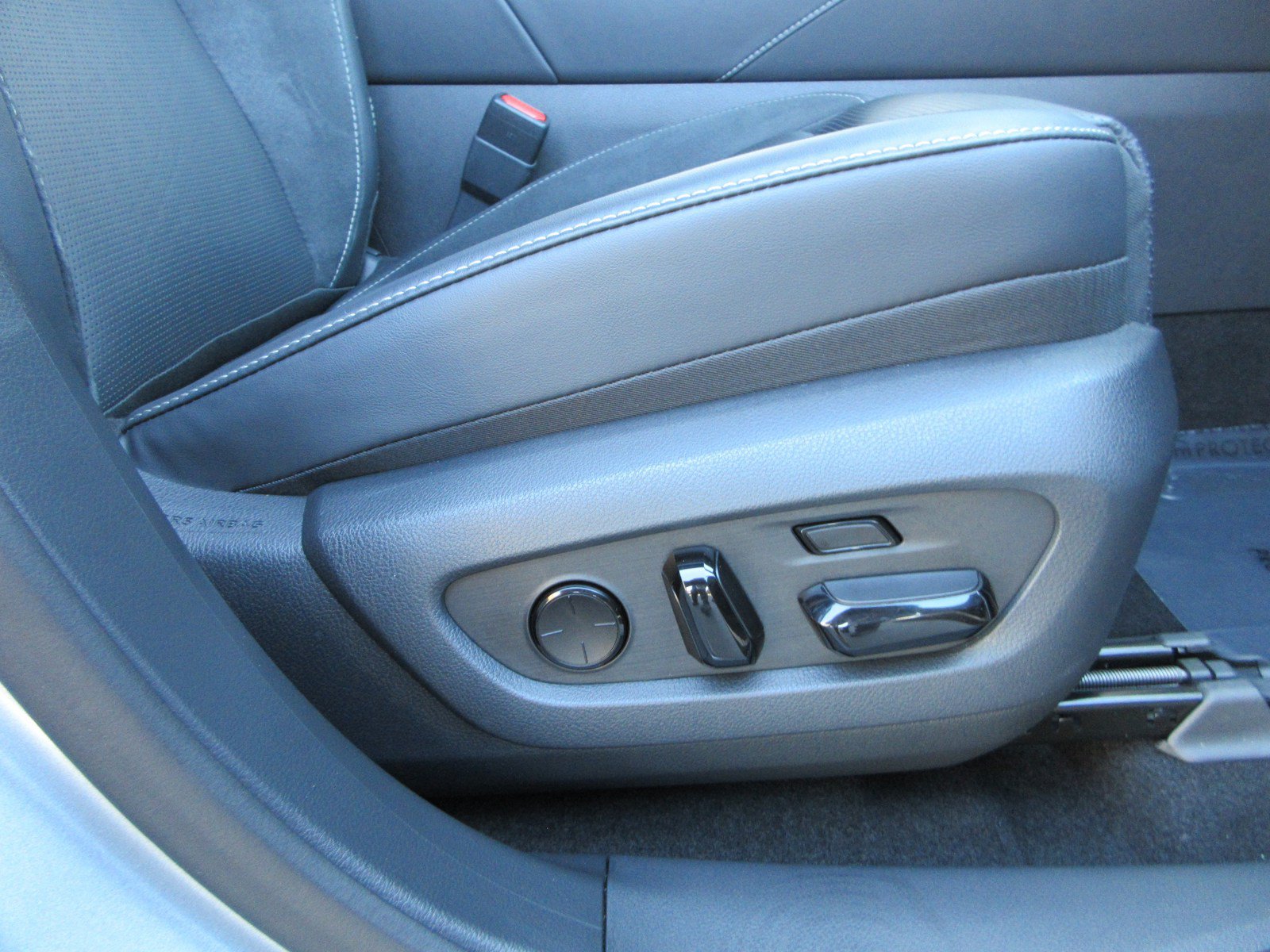 Used 2026 Lexus RX 450h AWD w/ Convenience Package image 29