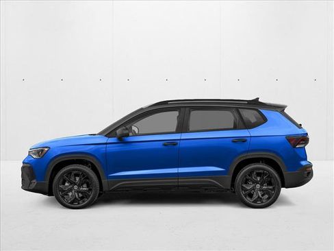 New 2026 Volkswagen Taos SE FWD image 3