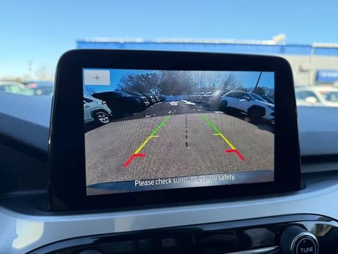 Used 2022 Ford Escape SE w/ Cold Weather Package image 9