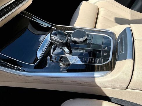 Used 2021 BMW X5 xDrive40i w/ Premium Package image 17