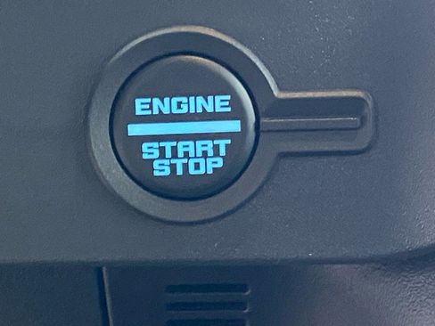 New 2025 Ford Bronco Badlands image 12