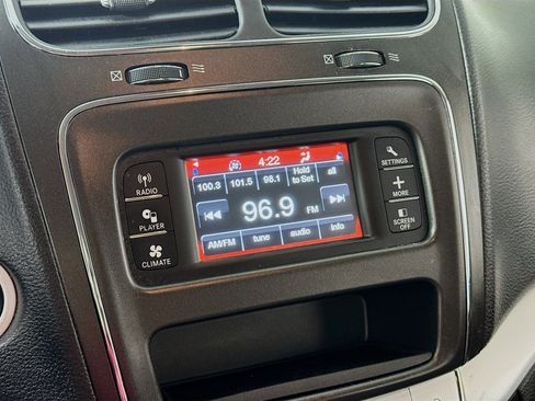 Used 2019 Dodge Journey SE image 15