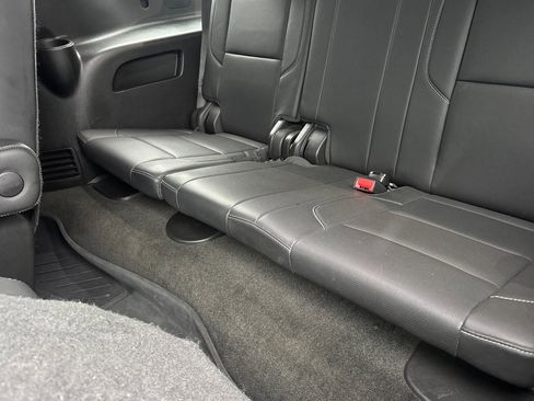 Used 2018 Chevrolet Suburban Premier image 17